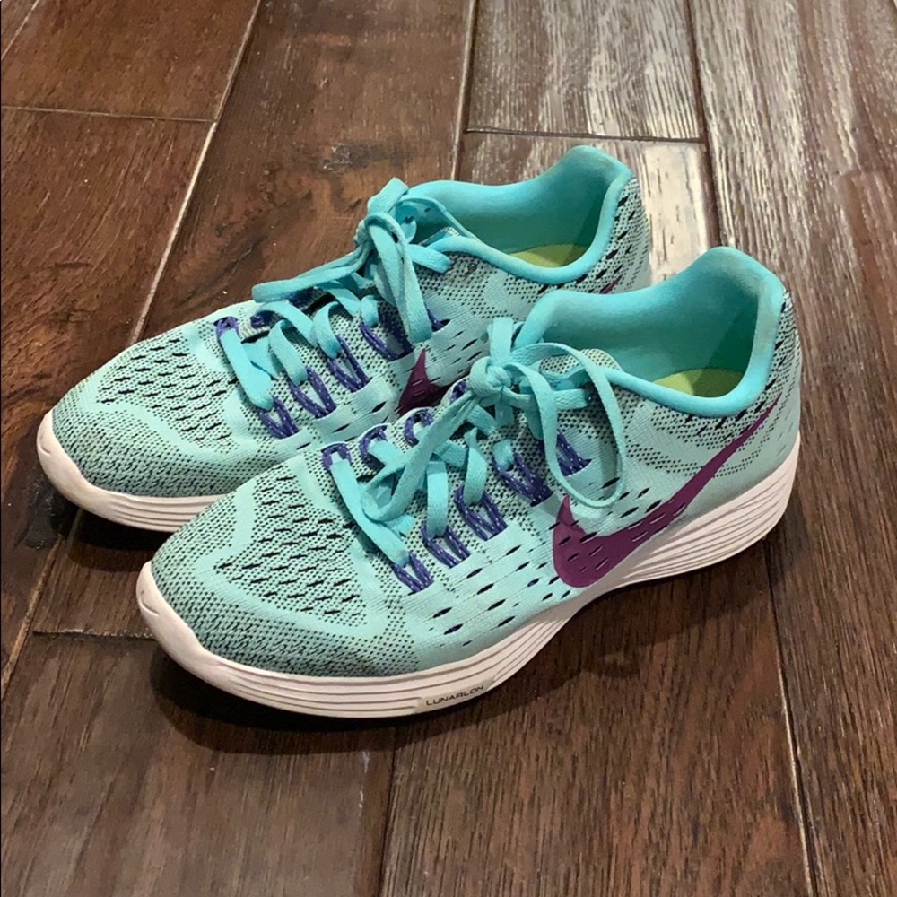 Nike Lunaron Sneakers